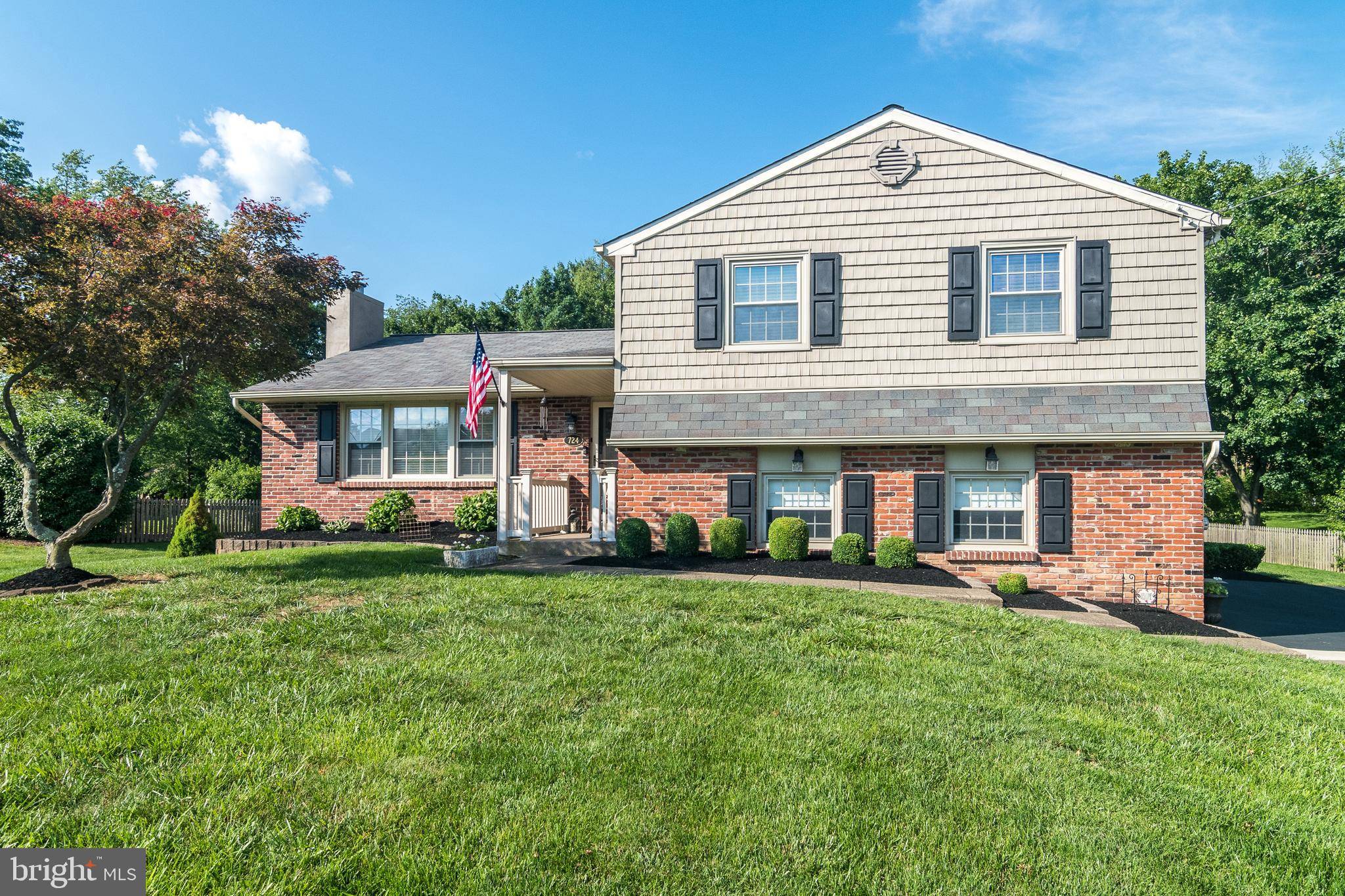 Ambler, PA 19002,724 BELL LN