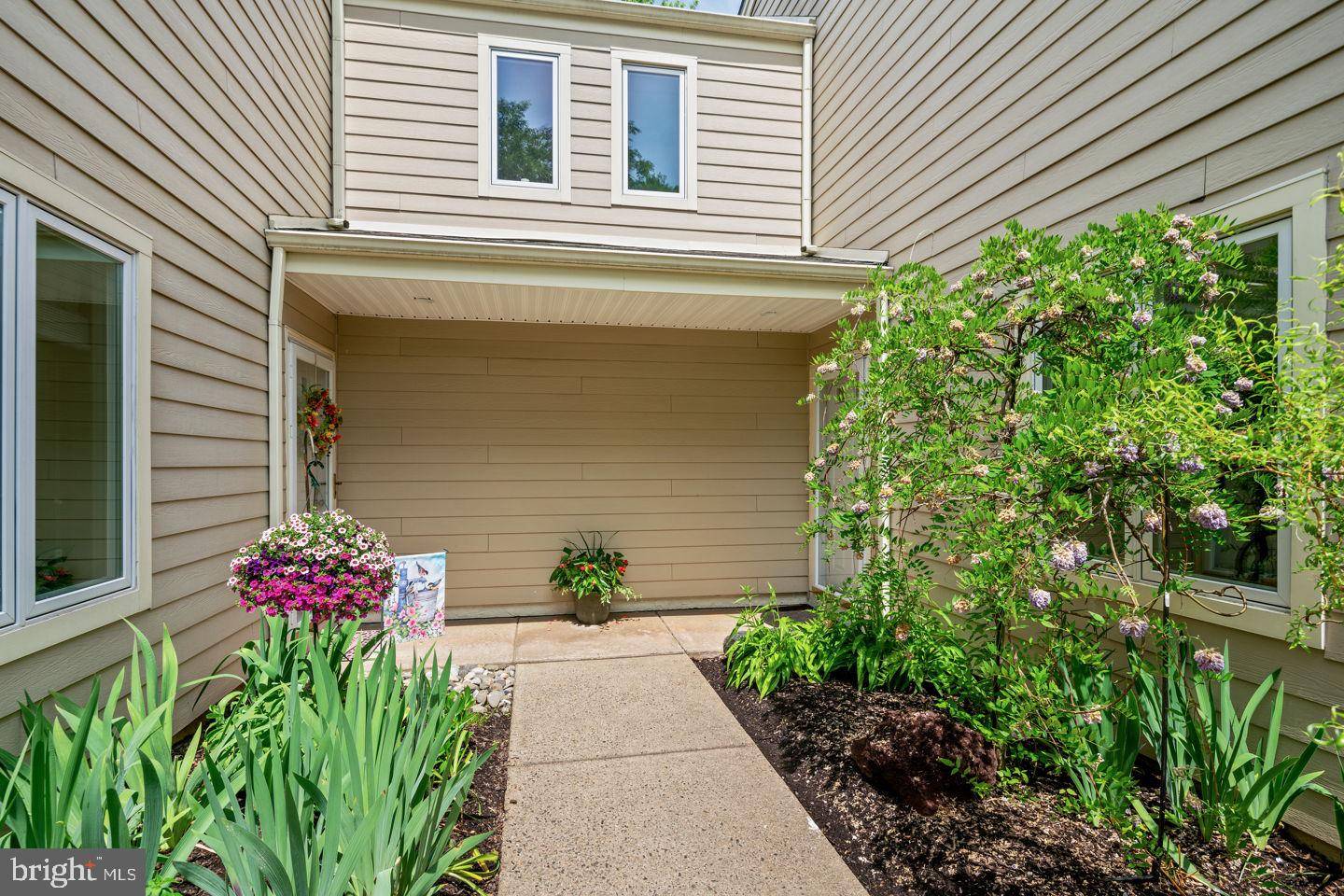 Doylestown, PA 18901,528 PORTSMOUTH CT