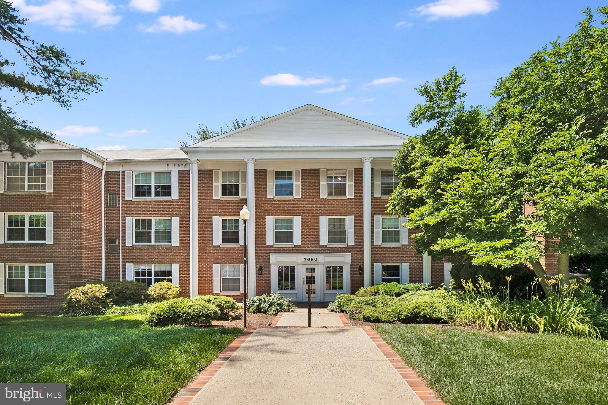 Mclean, VA 22102,7680 TREMAYNE PL #209