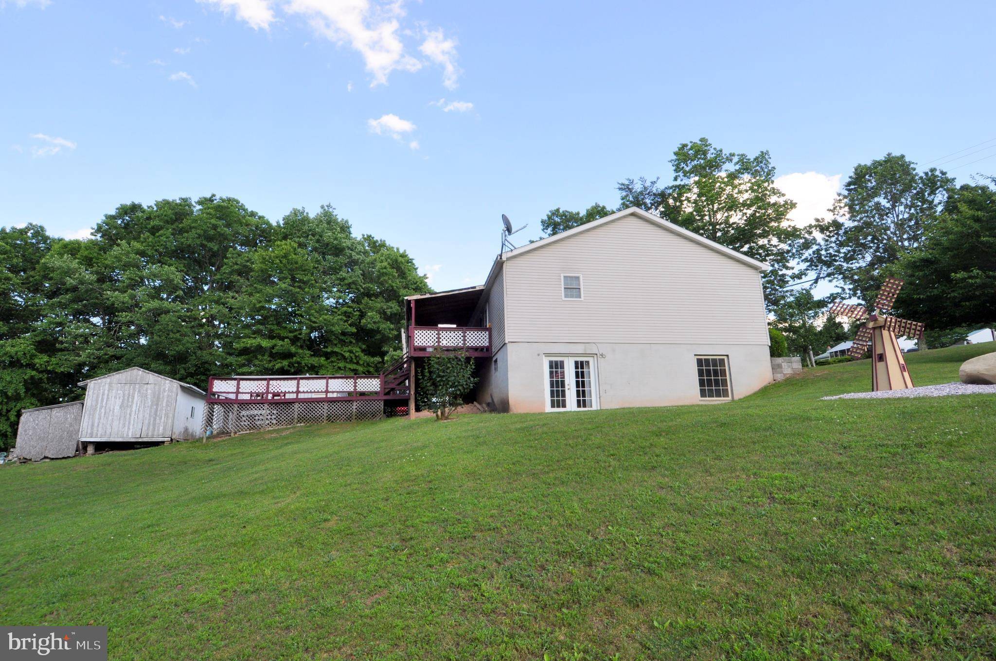 Berkeley Springs, WV 25411,475 MORTON GROVE RD