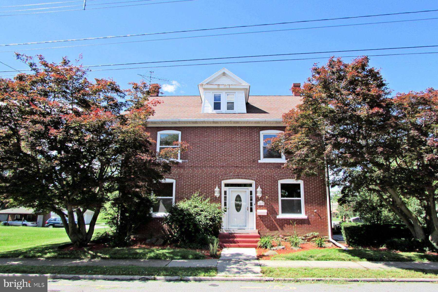 Cleona, PA 17042,409 W PENN AVE