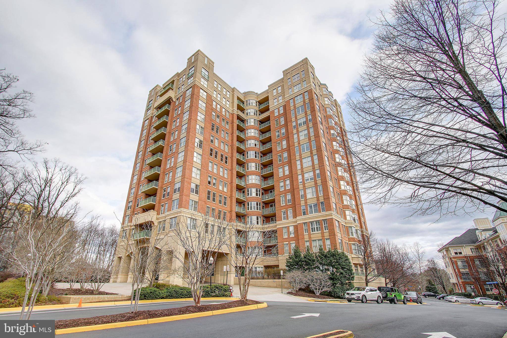 Reston, VA 20190,11776 STRATFORD HOUSE PL #409