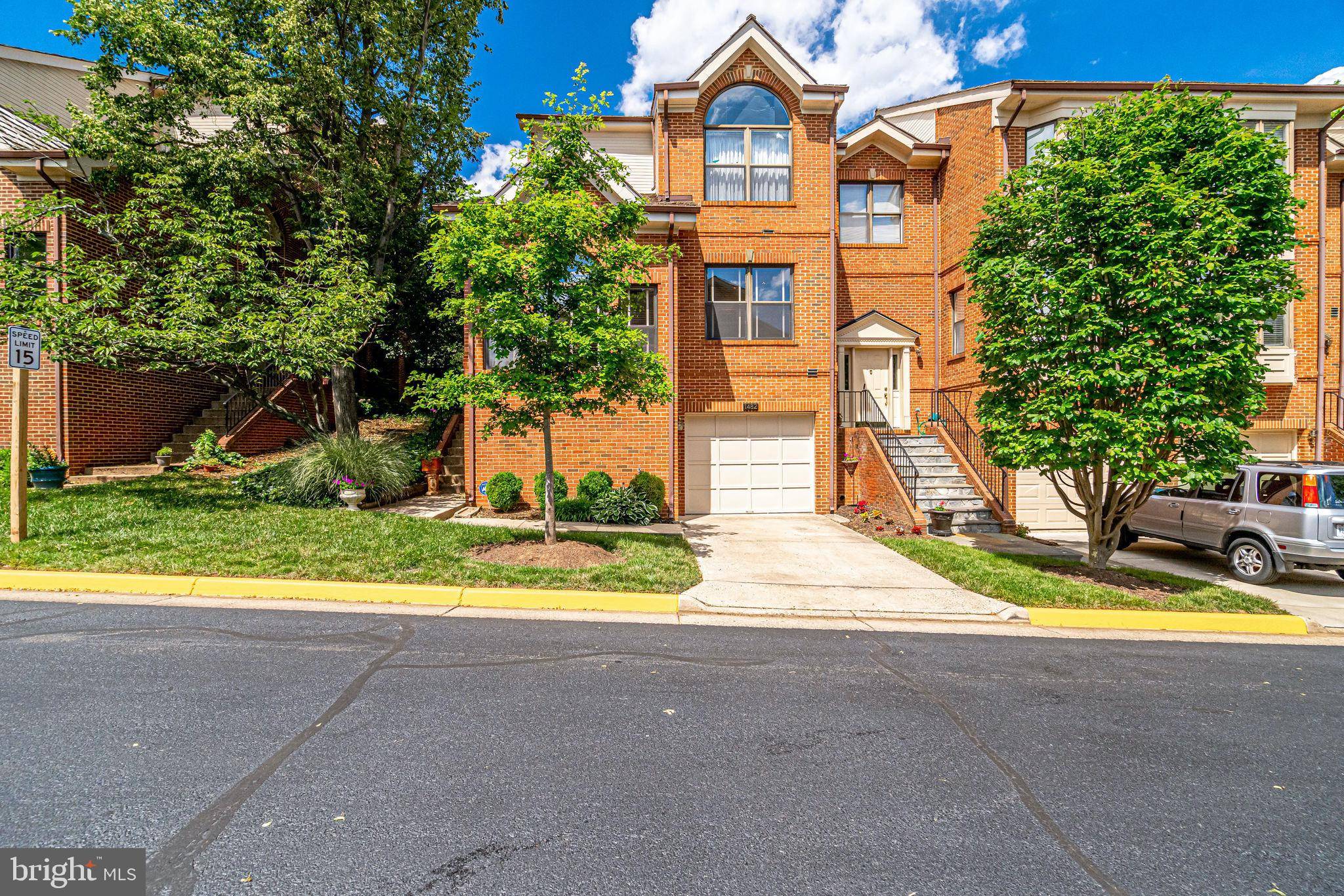 Mclean, VA 22101,1482 HAMPTON HILL CIR