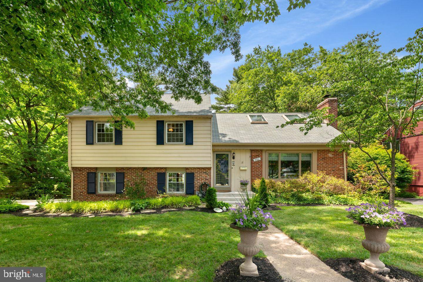 Swarthmore, PA 19081,446 DREXEL PL