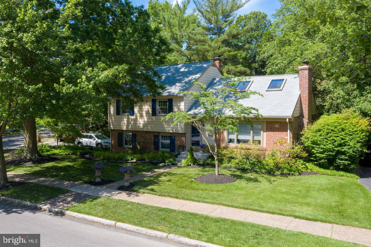 Swarthmore, PA 19081,446 DREXEL PL