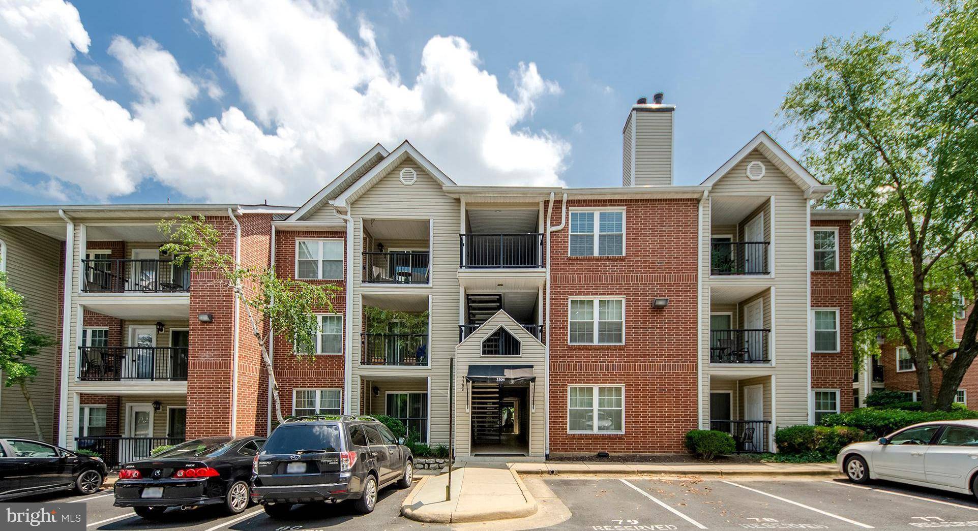 Alexandria, VA 22302,3304 WYNDHAM CIR #334