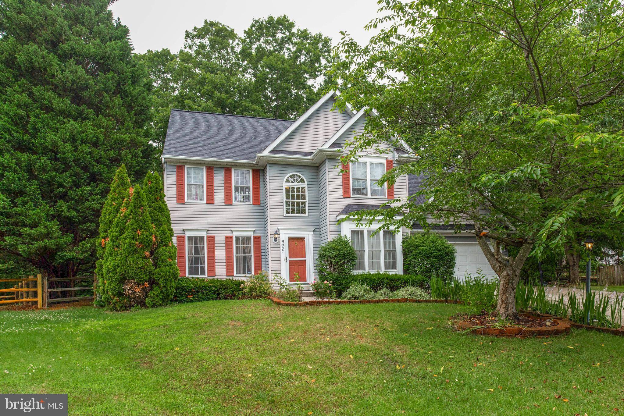 Waldorf, MD 20603,5007 PUPFISH CT