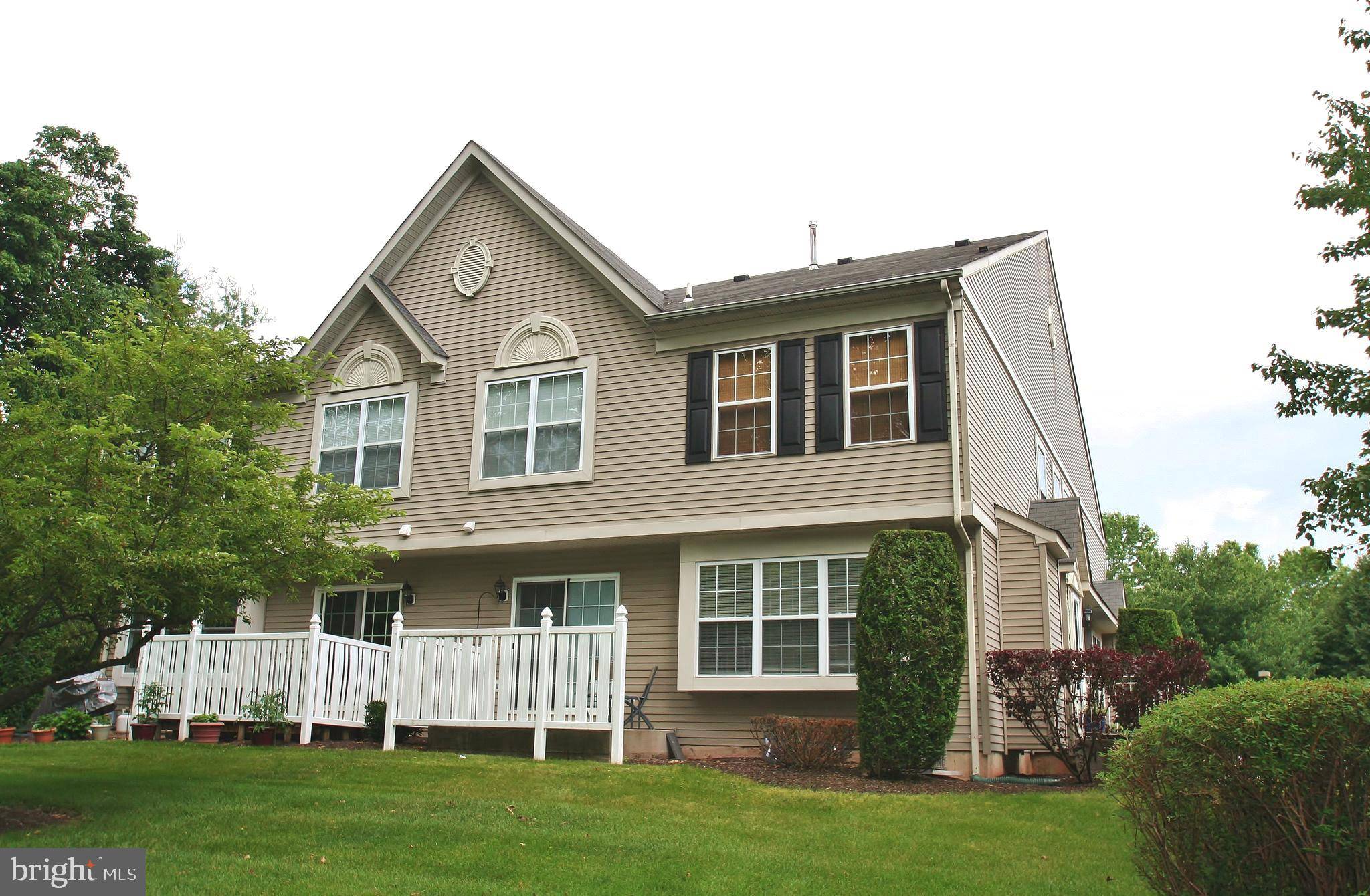 Phoenixville, PA 19460,2104 IRIS CT