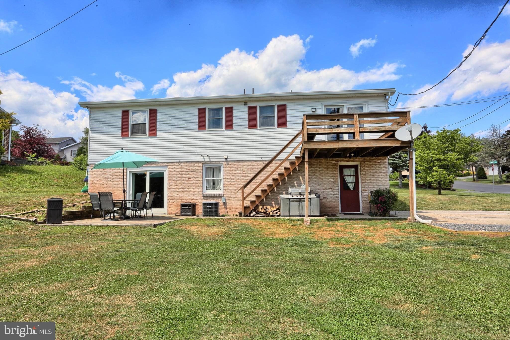 Millersburg, PA 17061,990 LENKER DR