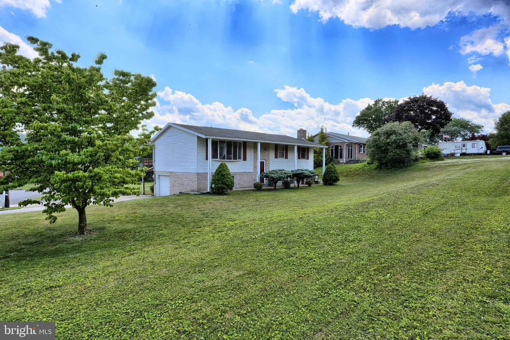 Millersburg, PA 17061,990 LENKER DR