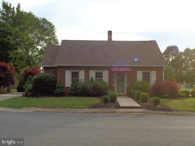 Mount Holly Springs, PA 17065,607 WOODLAND AVE