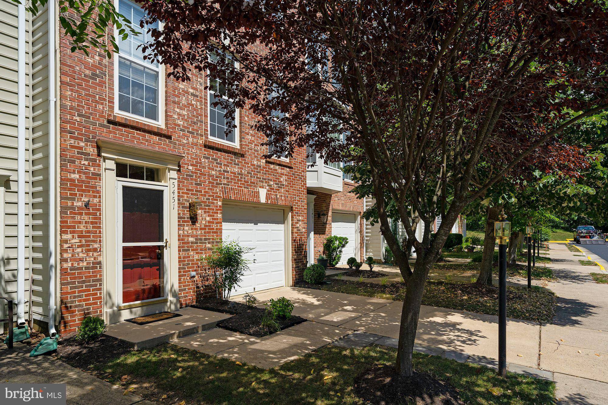 Alexandria, VA 22312,5451 SUMMER LEAF LN