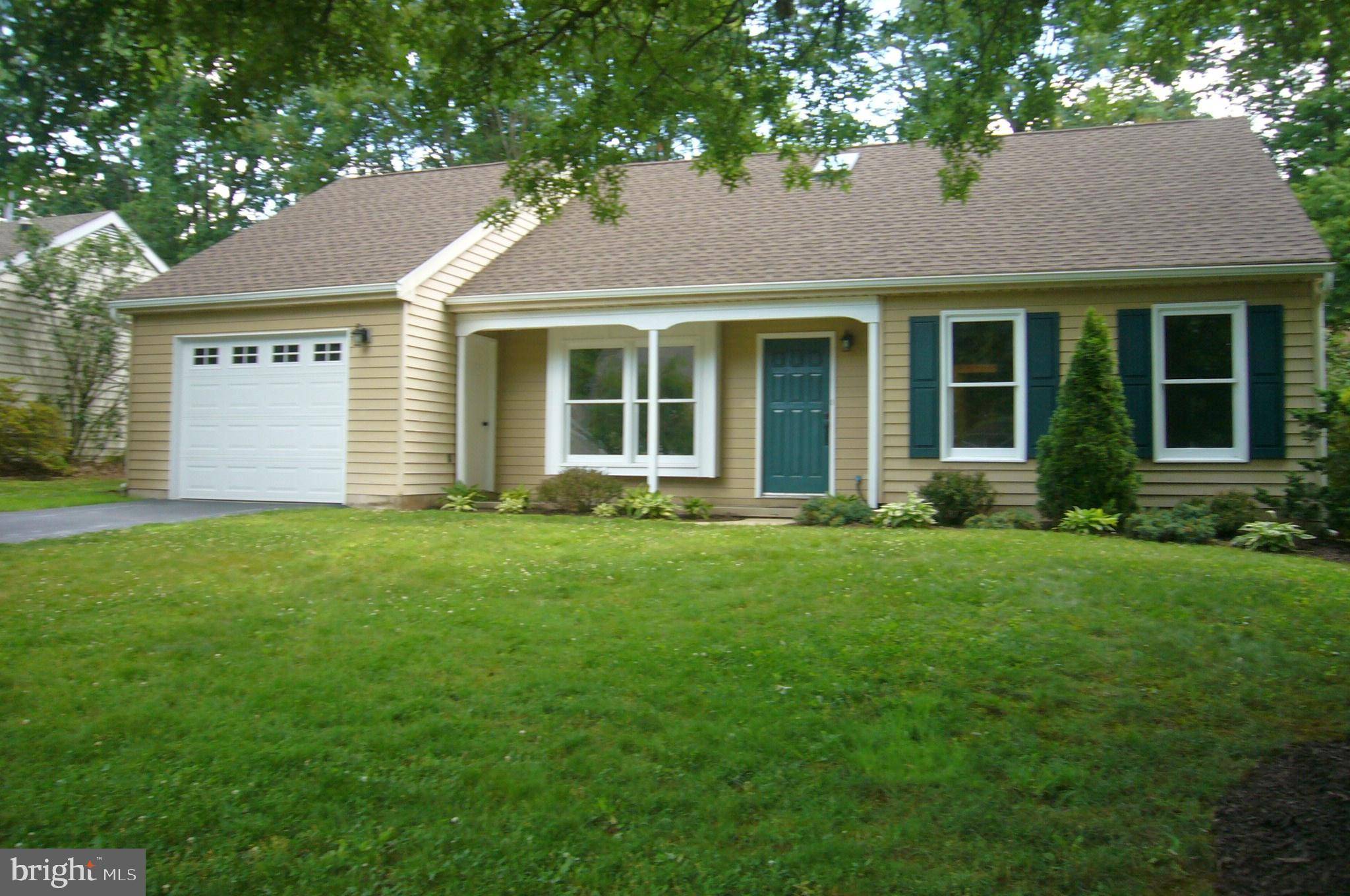 Reading, PA 19606,4484 HERON DR