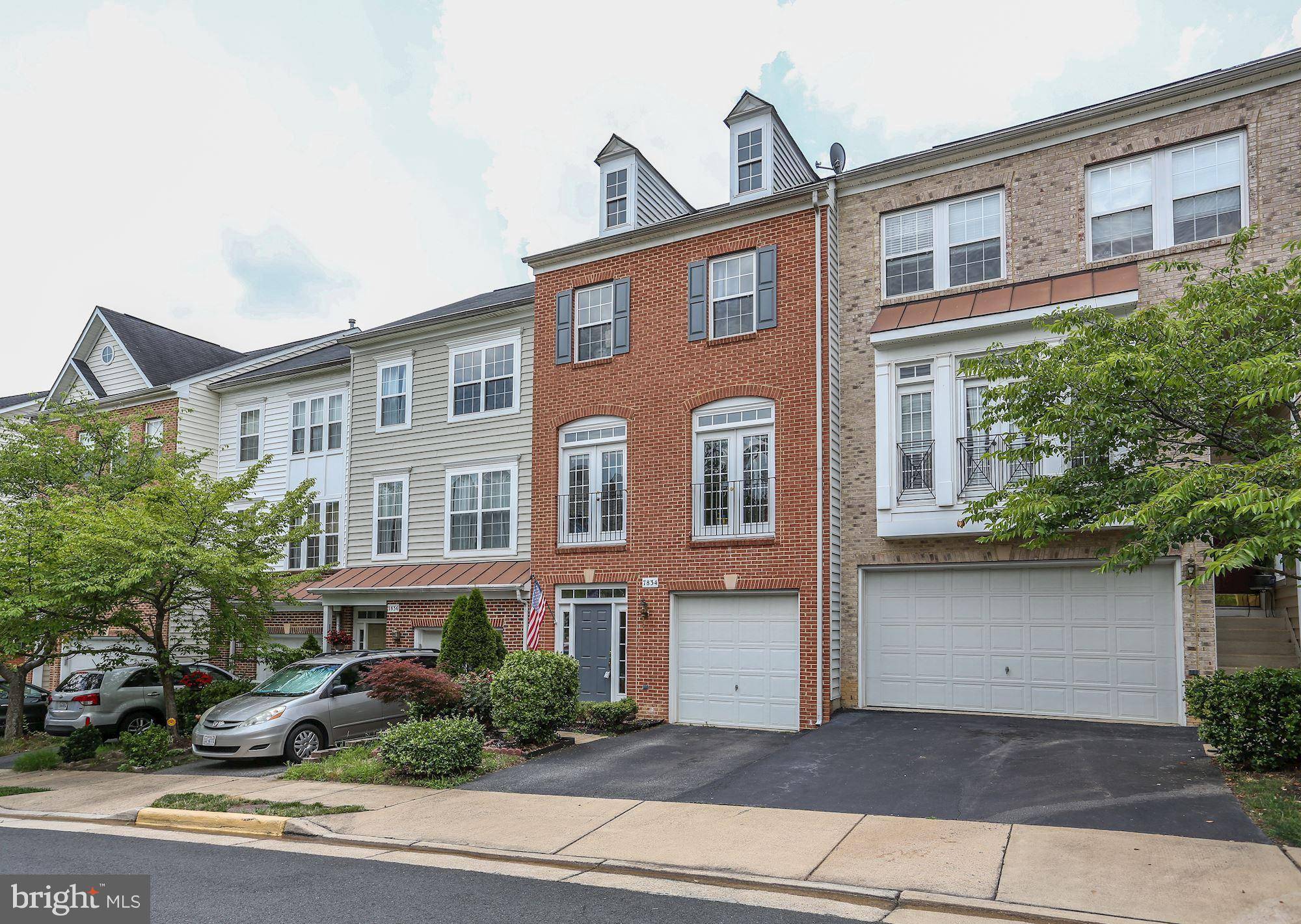 Alexandria, VA 22315,7834 LOCUST LEAF LN