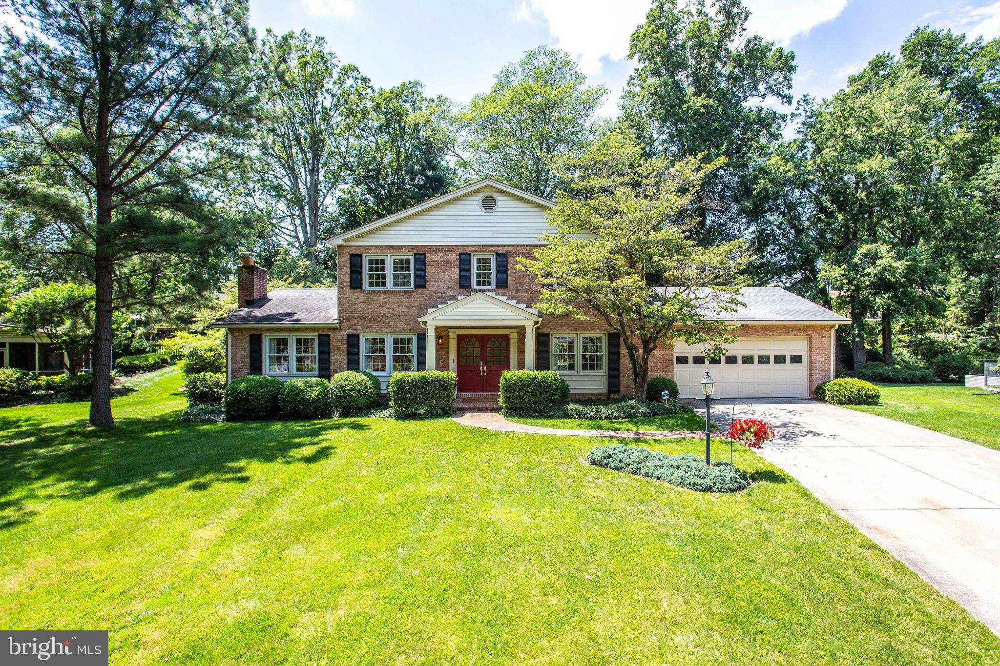 Mclean, VA 22102,7712 FALSTAFF RD