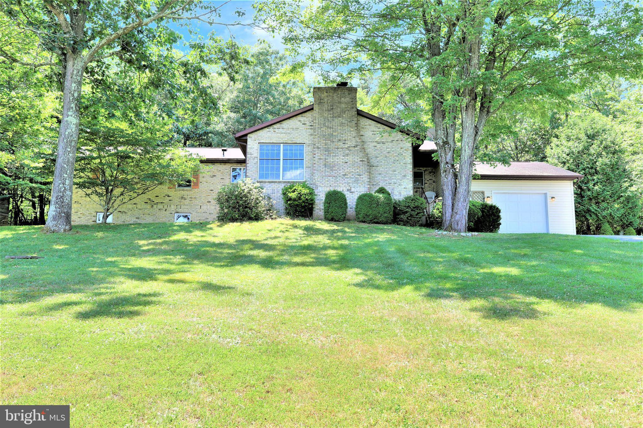 Berkeley Springs, WV 25411,90 SONGBIRD LN