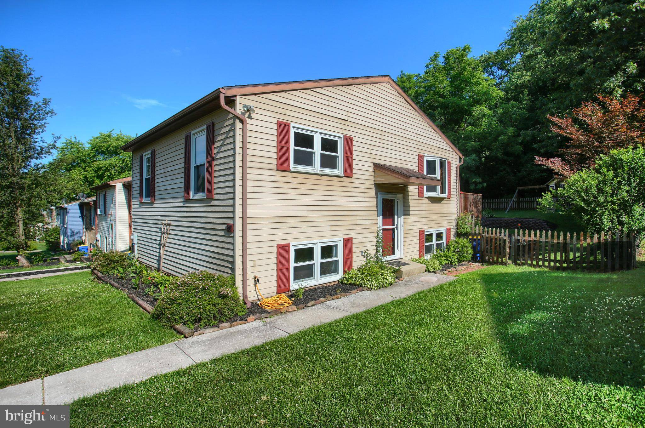 Etters, PA 17319,305 JUNIPER DR