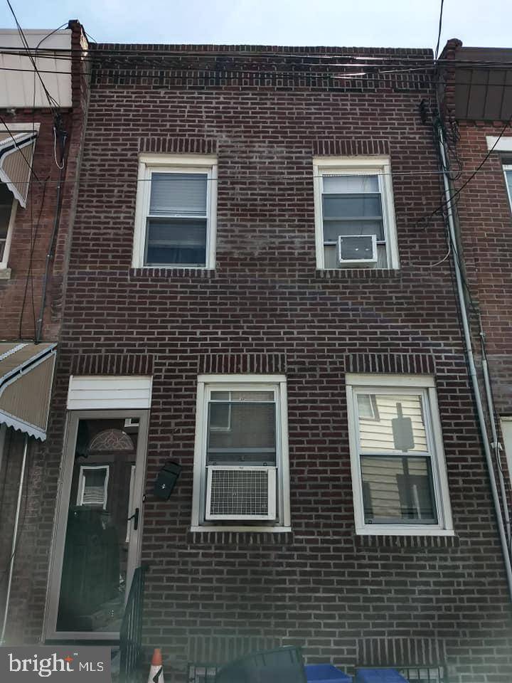 Philadelphia, PA 19145,1829 S CHADWICK ST