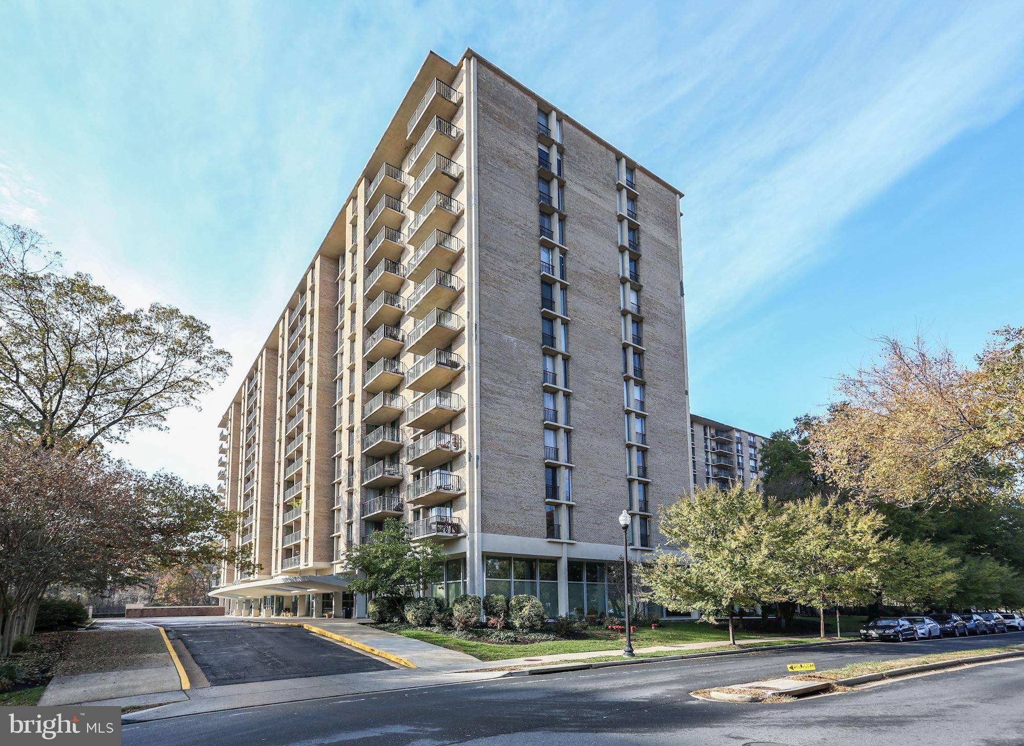 Arlington, VA 22204,4600 S FOUR MILE RUN DR #736