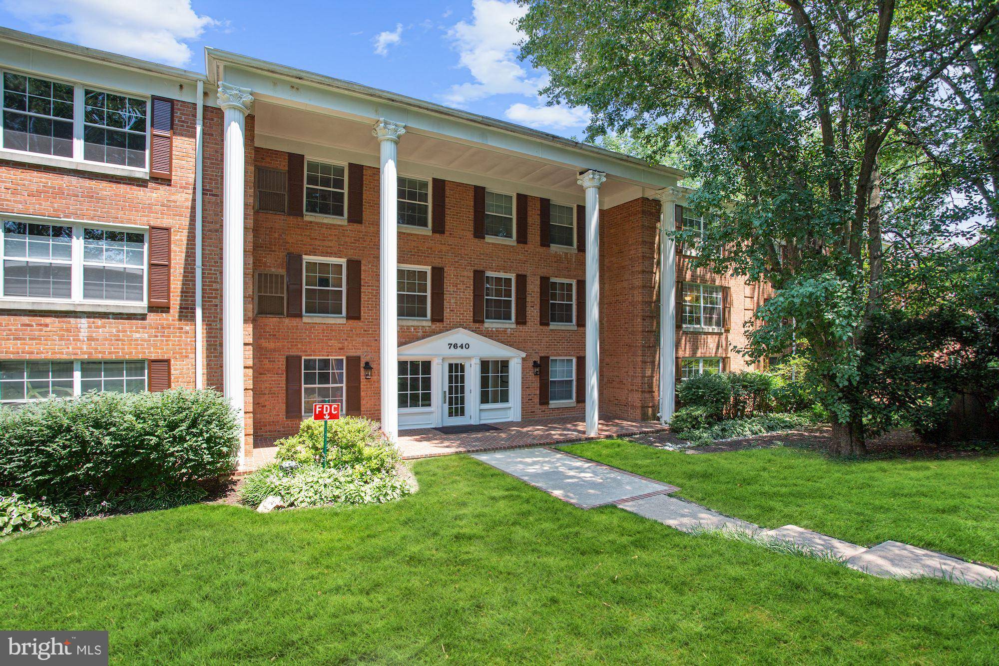 Mclean, VA 22102,7640 PROVINCIAL DR #209