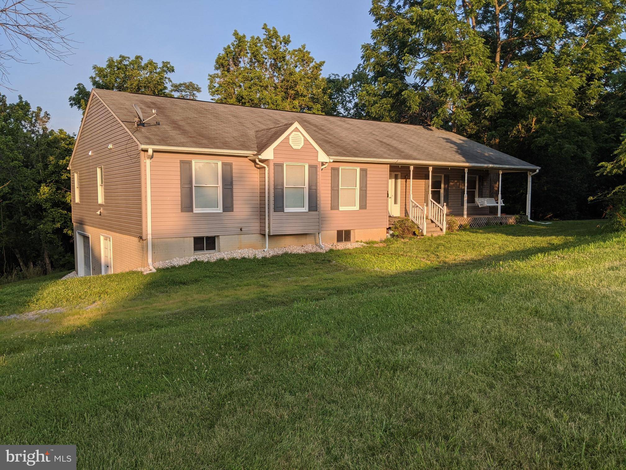 Lovettsville, VA 20180,11734 ARMISTEAD FILLER LN