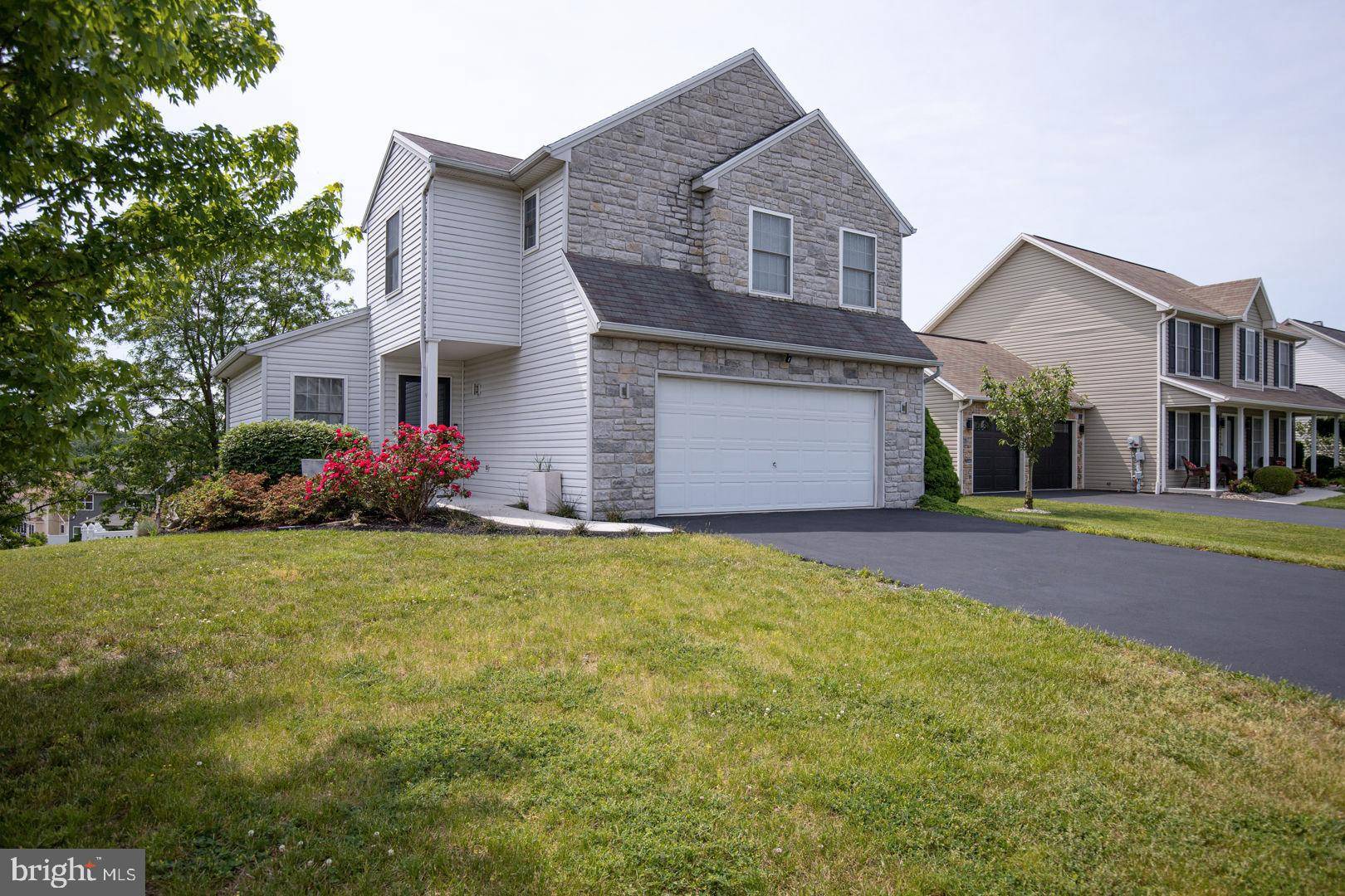 Harrisburg, PA 17110,1825 PEBBLE CT