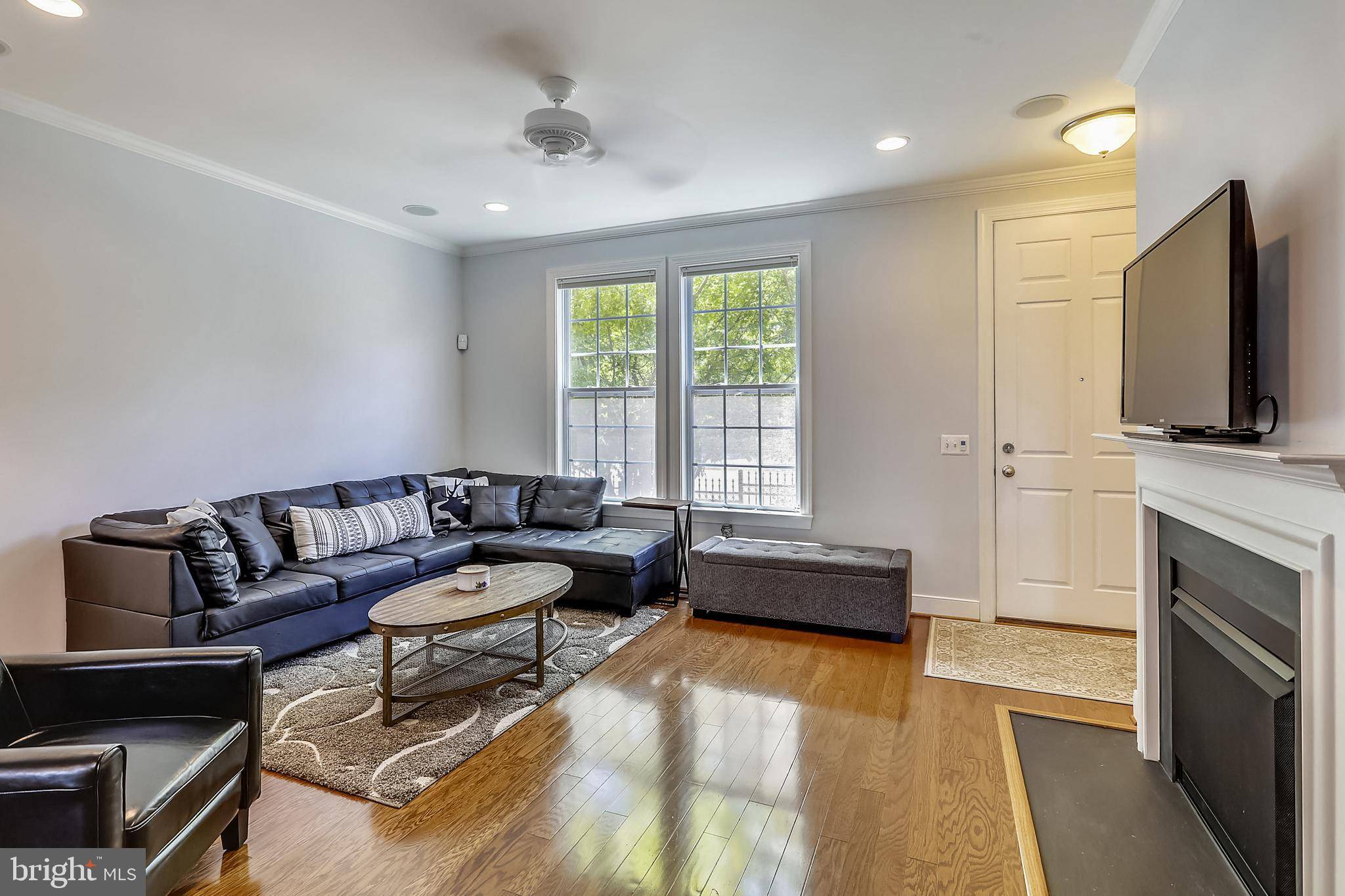 Alexandria, VA 22303,2093 LAURA MEWS PL