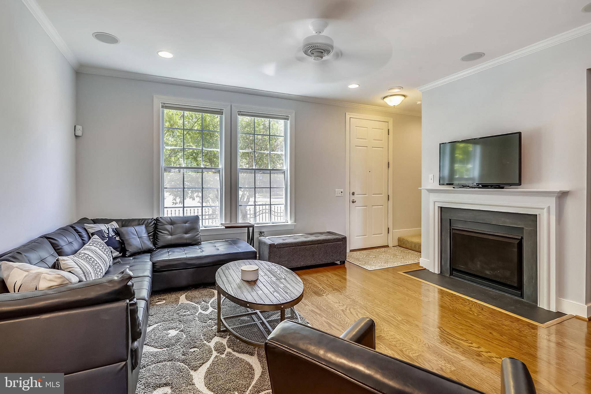 Alexandria, VA 22303,2093 LAURA MEWS PL