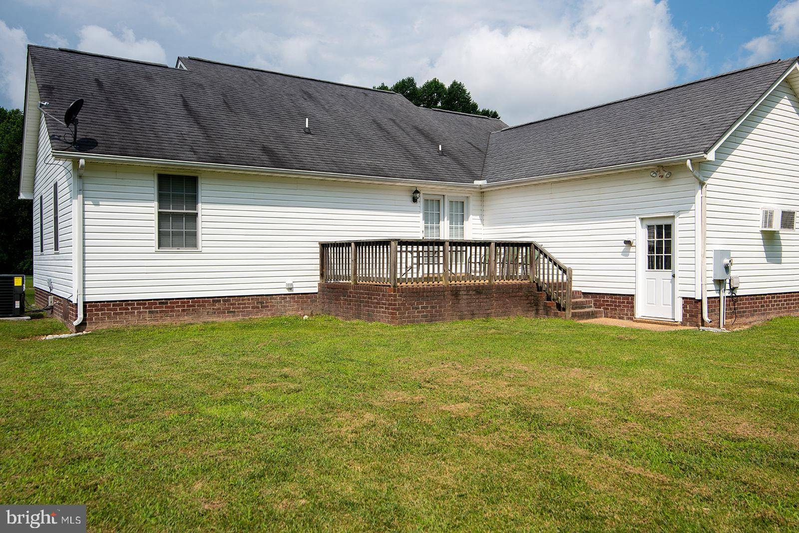 Tappahannock, VA 22560,326 POND DR