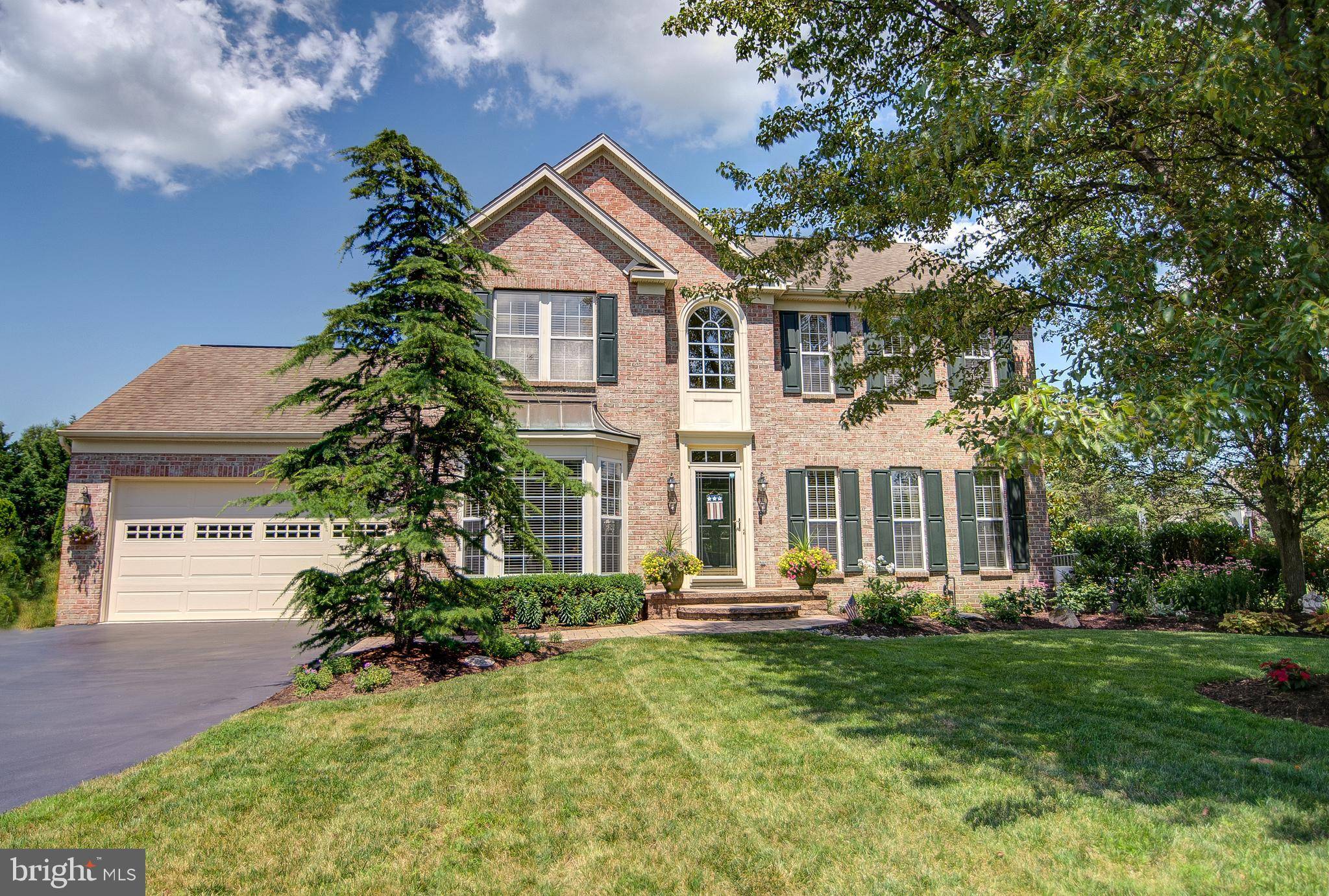 Warrington, PA 18976,701 LARKSPUR LN