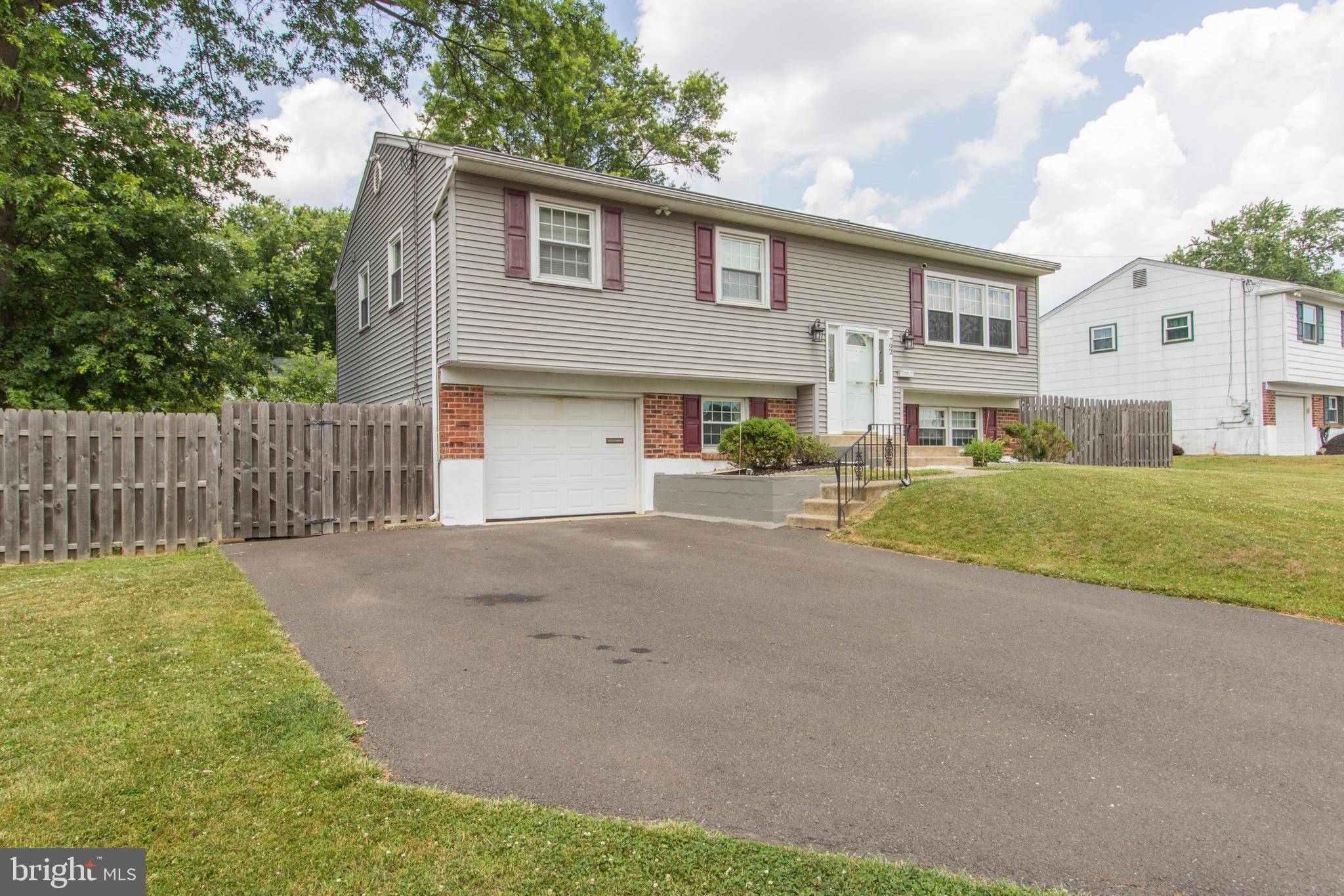 Warminster, PA 18974,792 MARTHA LN