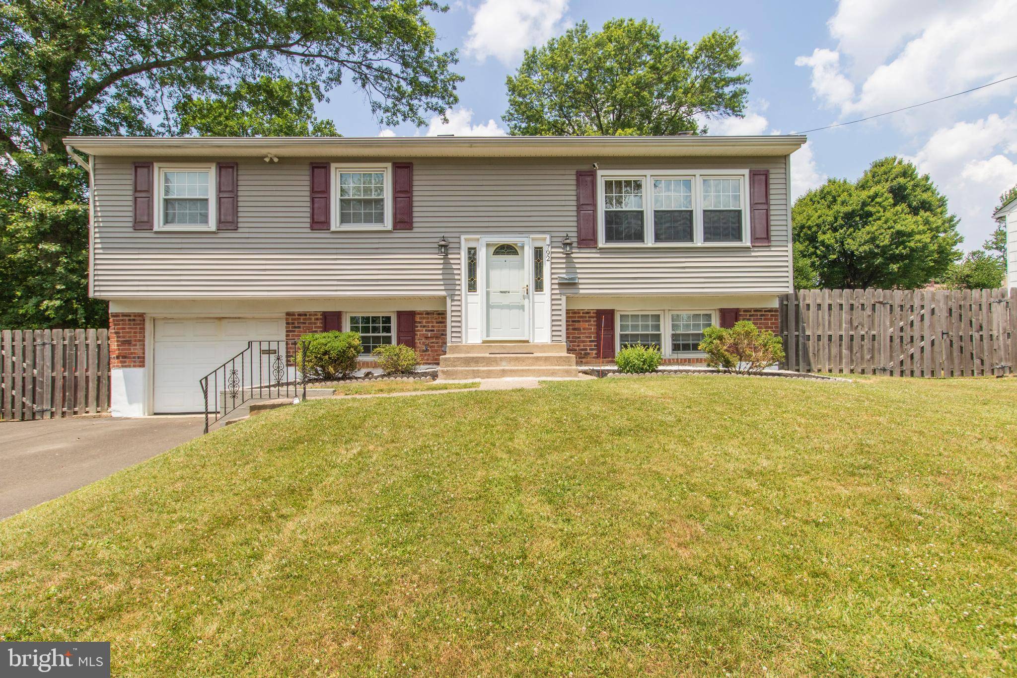 Warminster, PA 18974,792 MARTHA LN