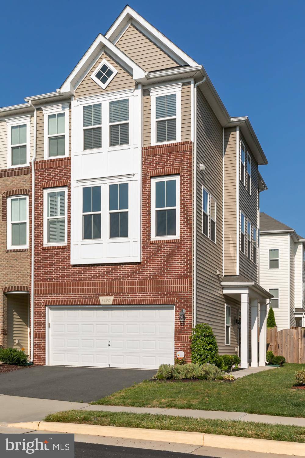 Ashburn, VA 20147,43389 RICKENBACKER SQ