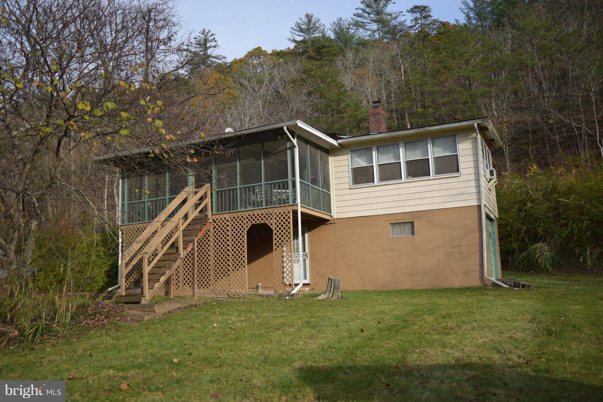 Great Cacapon, WV 25422,13660 CACAPON RD