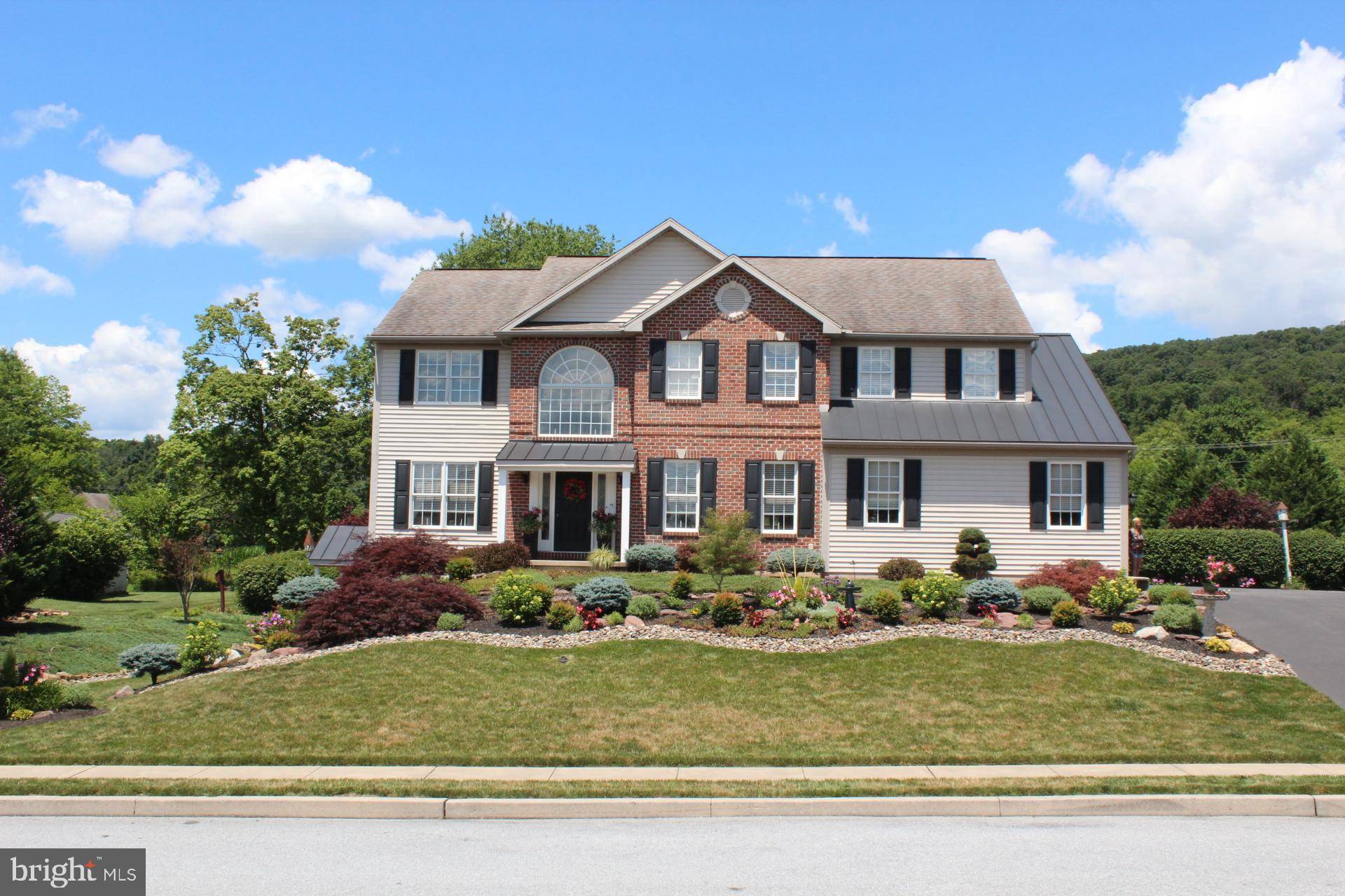 Douglassville, PA 19518,105 ORCHARD VIEW DR