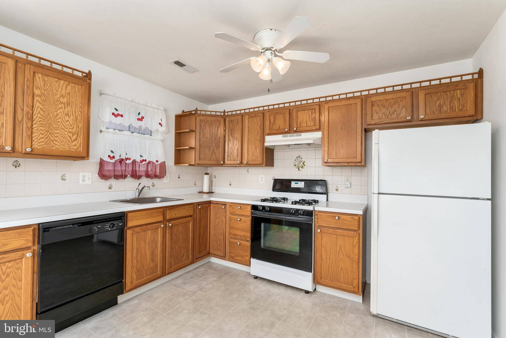 West Deptford, NJ 08086,107 WILLET WAY