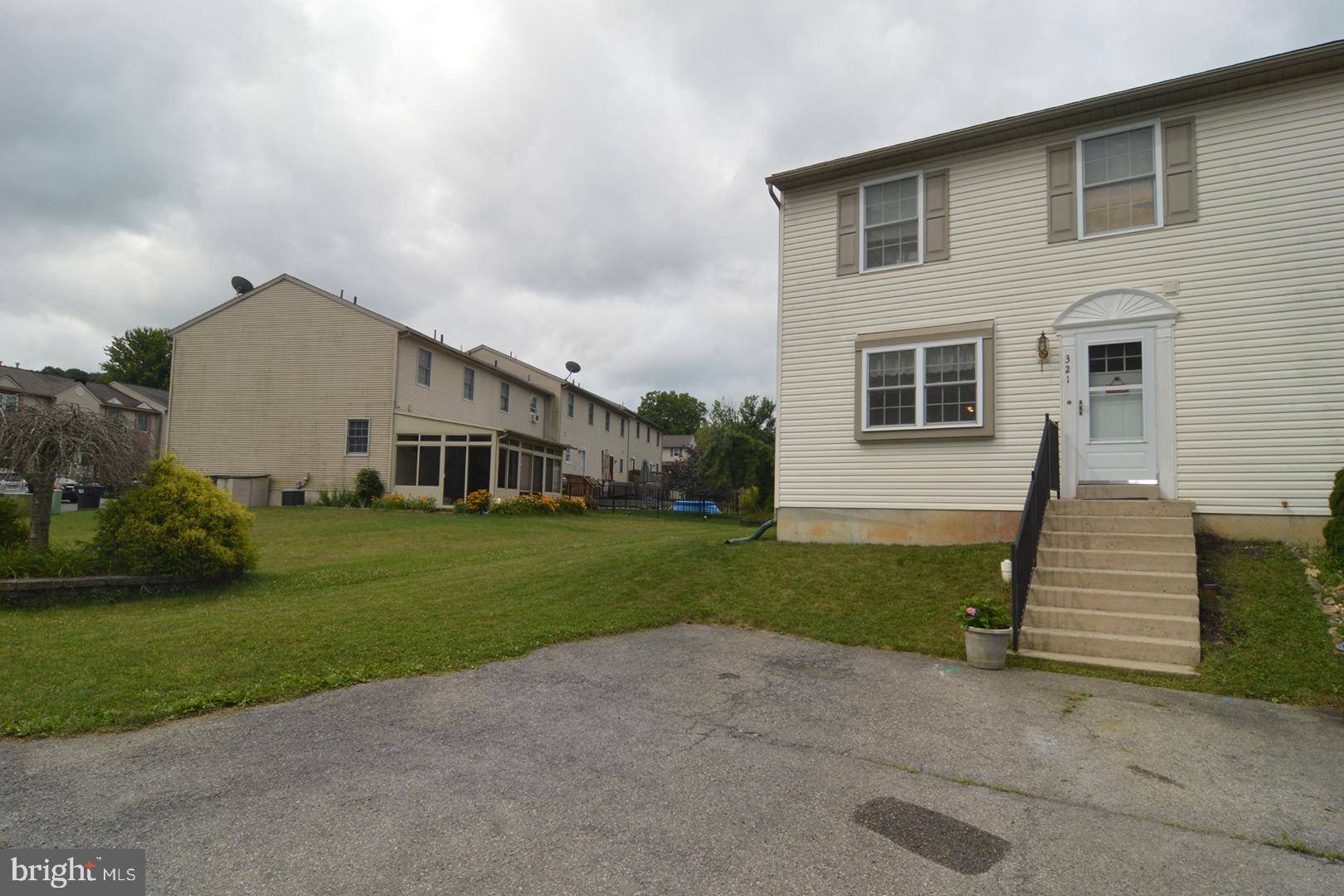 Blandon, PA 19510,321 WHITE BIRCH LN