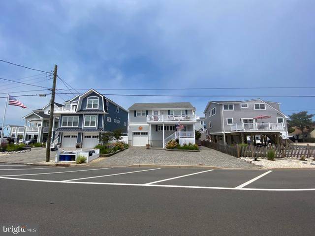 Surf City, NJ 08008,713 N BARNEGAT AVE