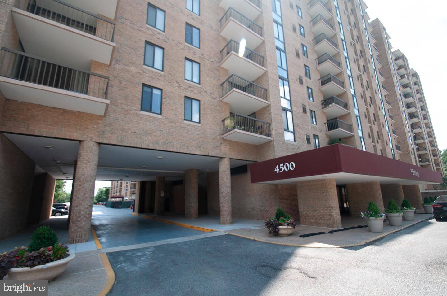 Arlington, VA 22204,4500 S FOUR MILE RUN DR #1205