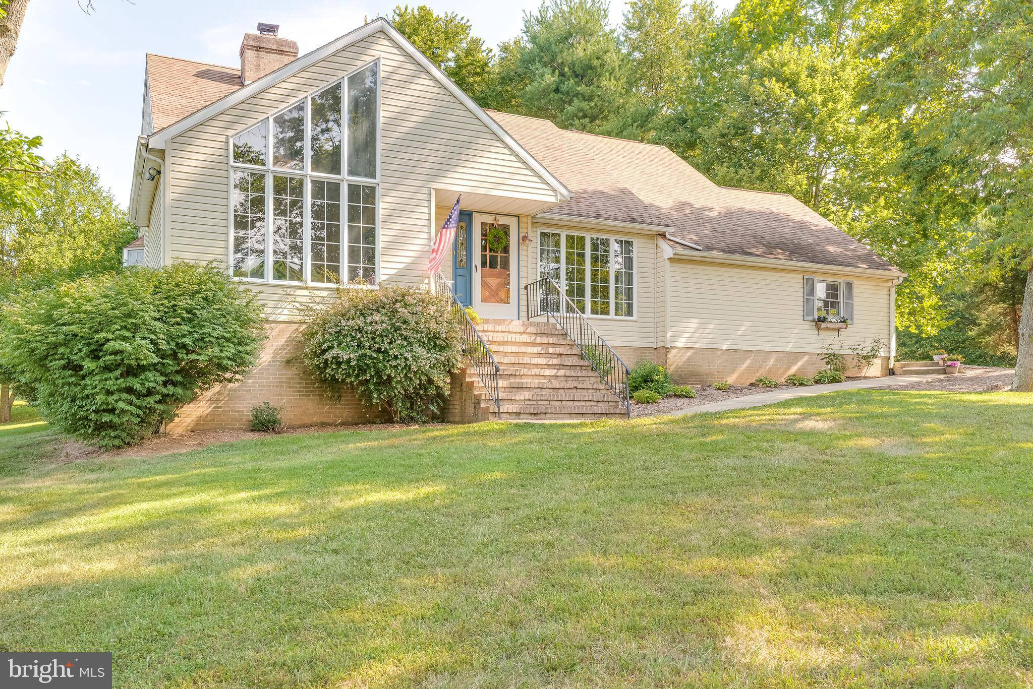 Shepherdstown, WV 25443,983 WILLOWDALE DR