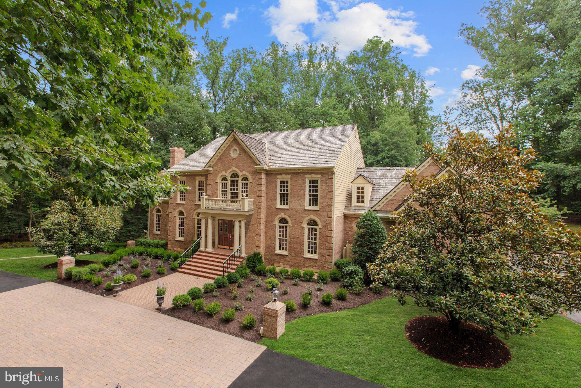 Mclean, VA 22102,1125 BROOK VALLEY LN