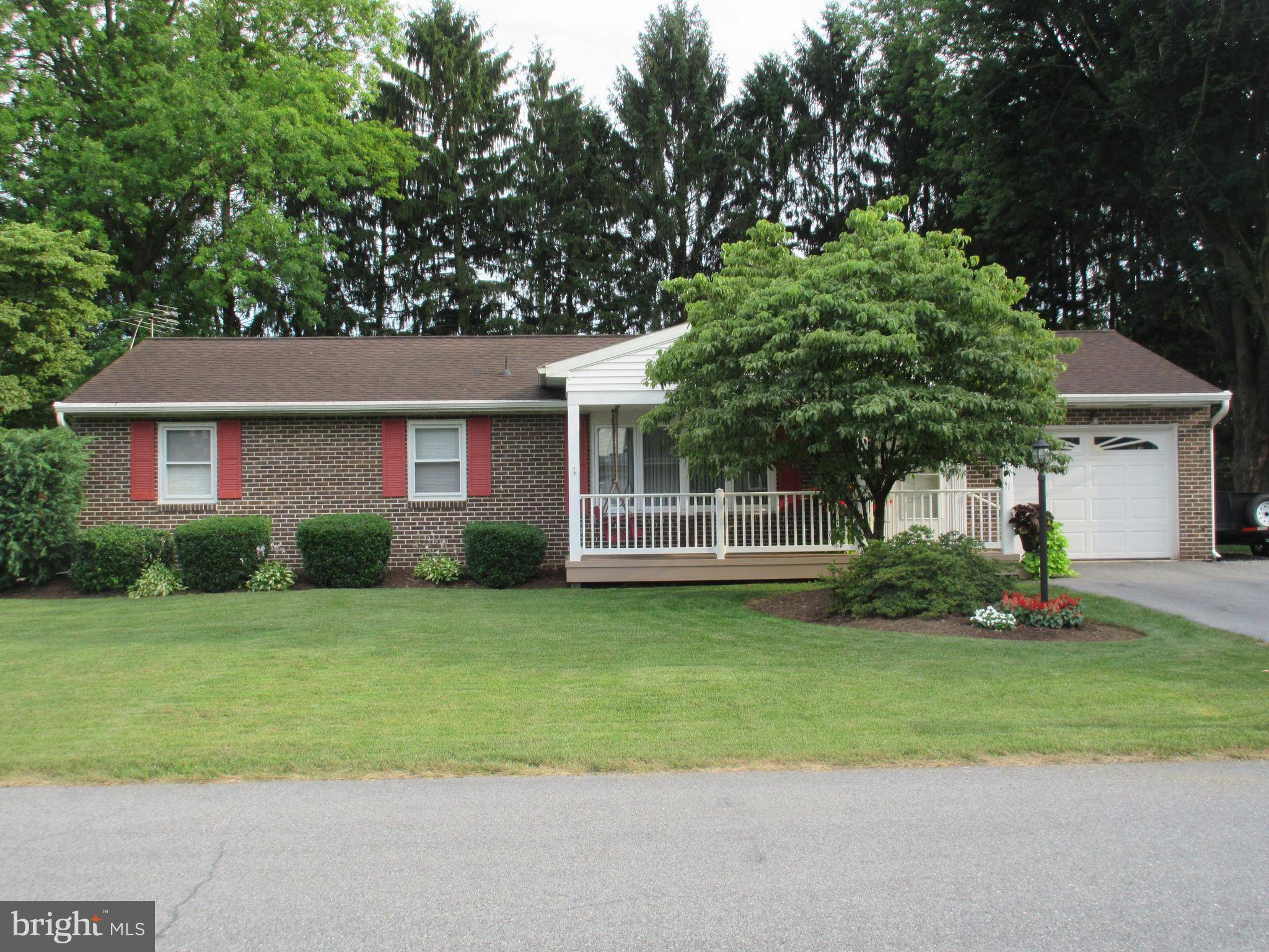 Ephrata, PA 17522,34 WALNUT DR