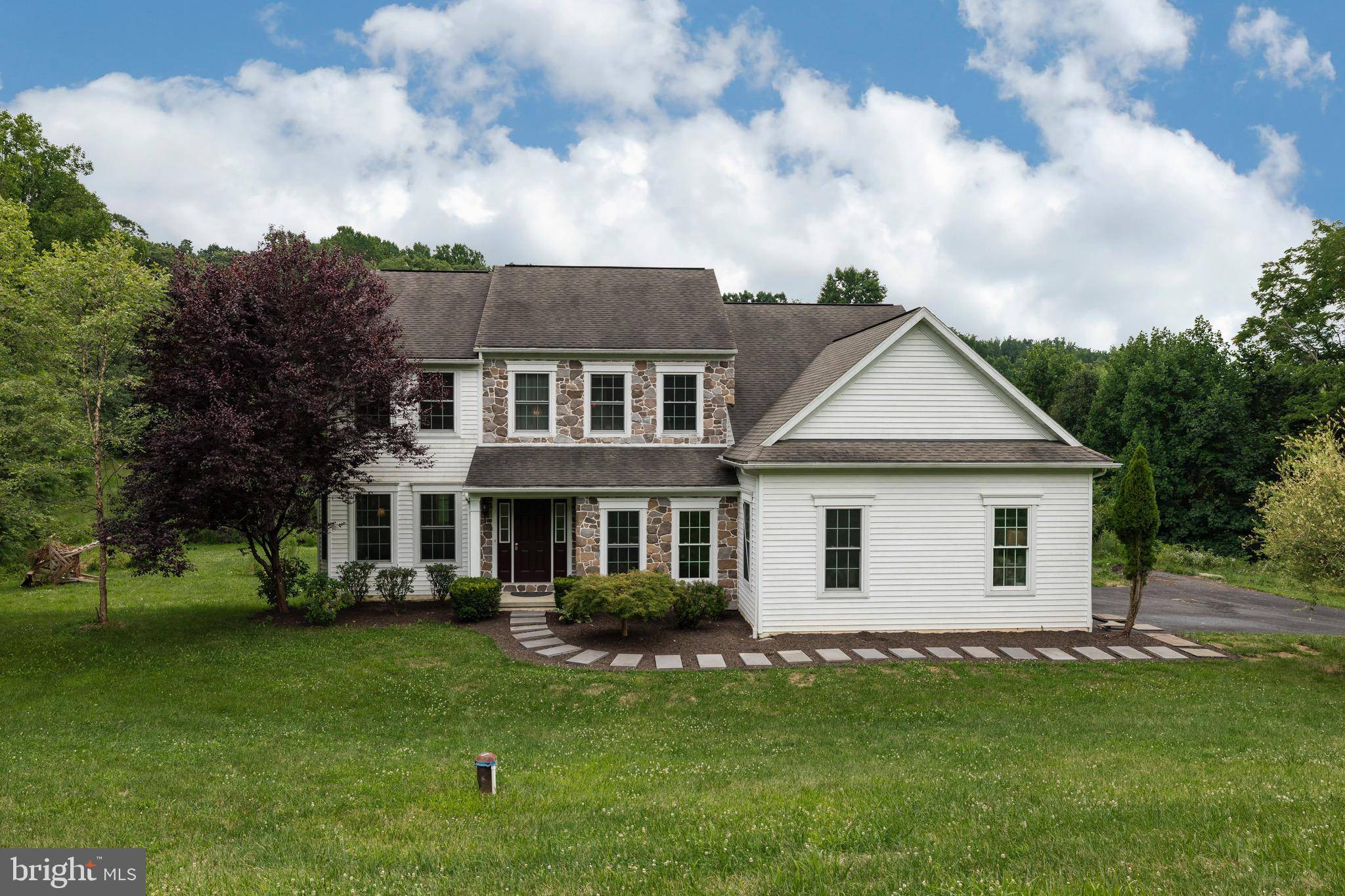 Honey Brook, PA 19344,140 PINE TREE DR