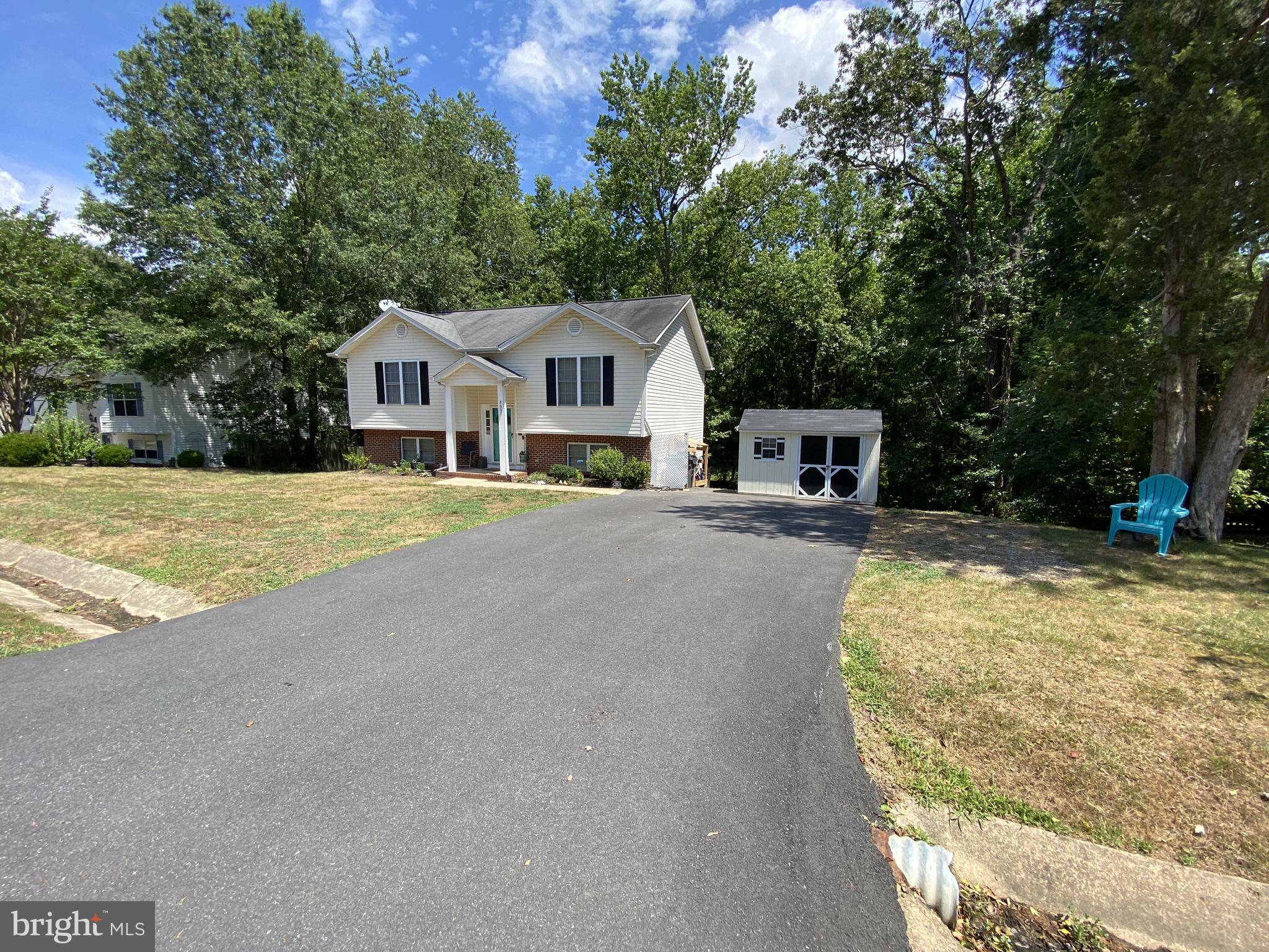 Fredericksburg, VA 22407,8607 OAK GLEN CT