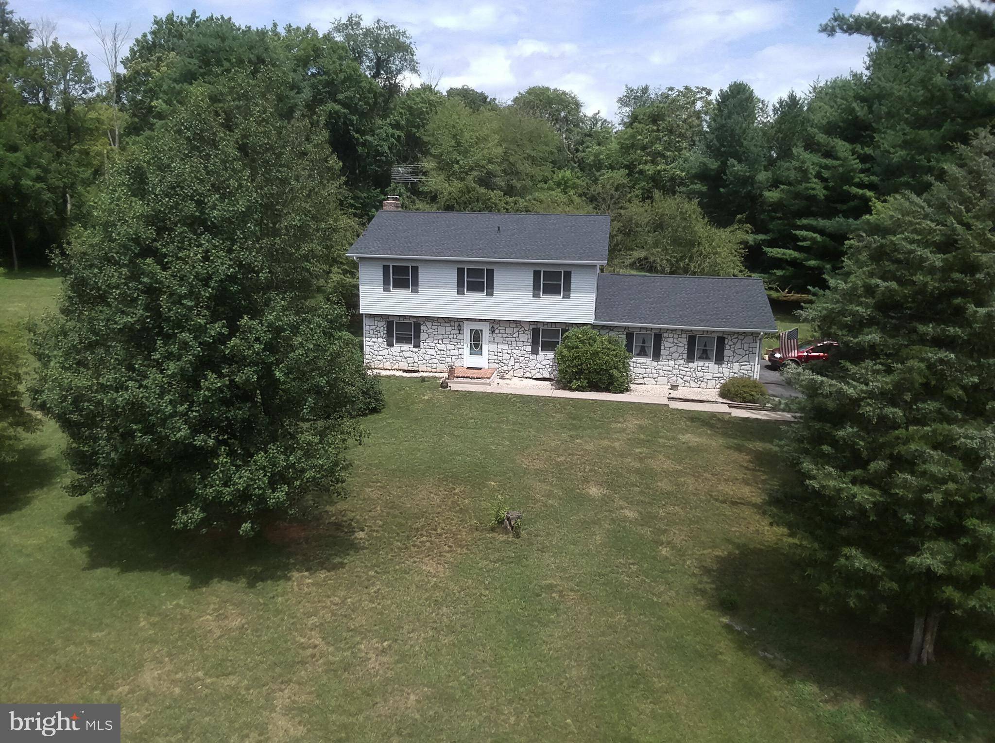 Falling Waters, WV 25419,931 COLSTON DR