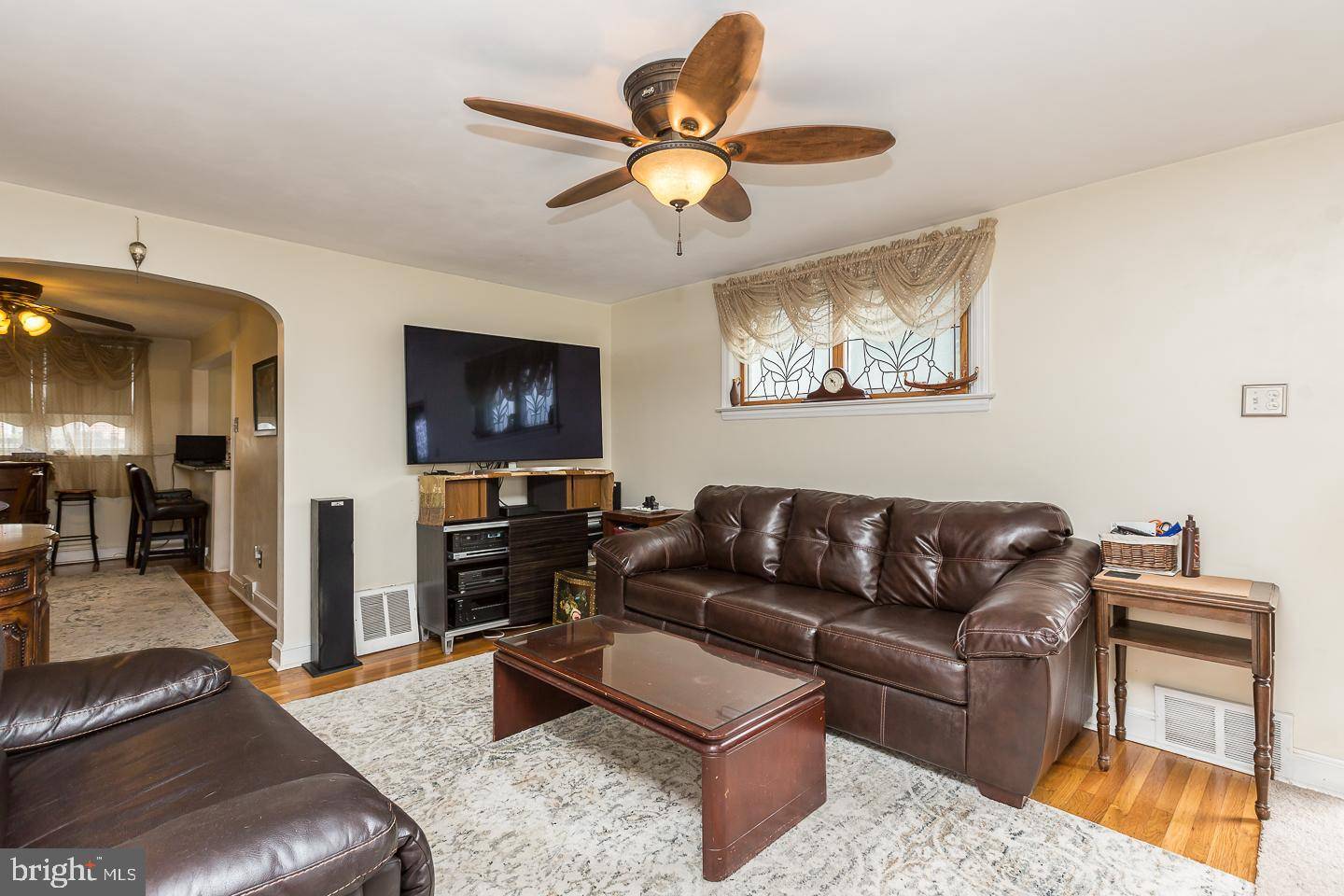 Drexel Hill, PA 19026,943 FARRISTON DR