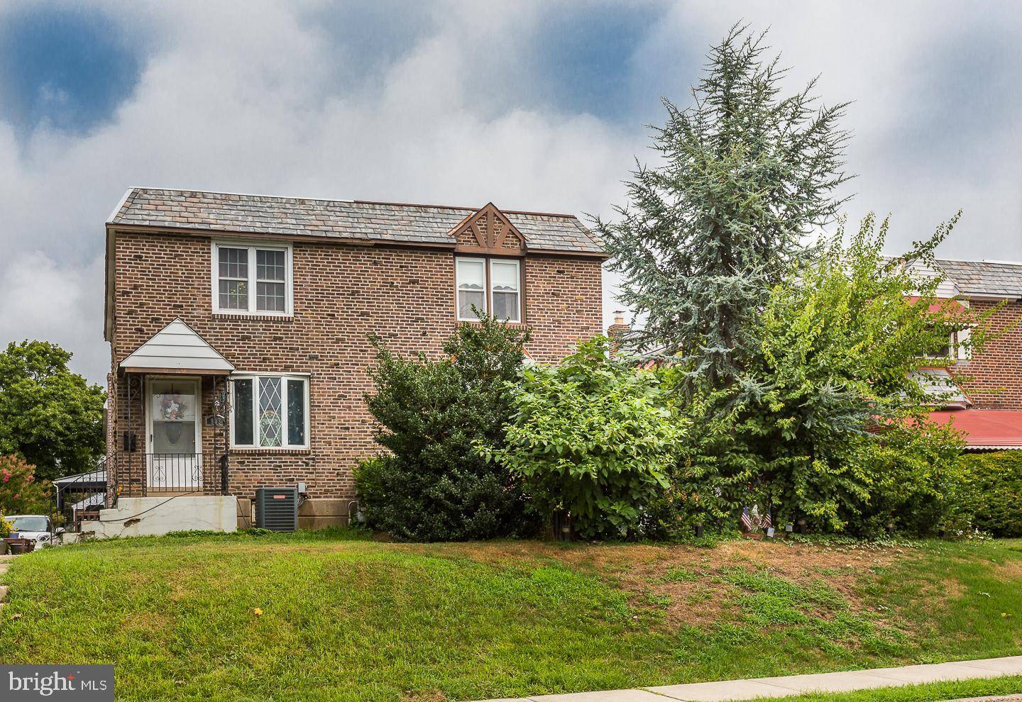 Drexel Hill, PA 19026,943 FARRISTON DR