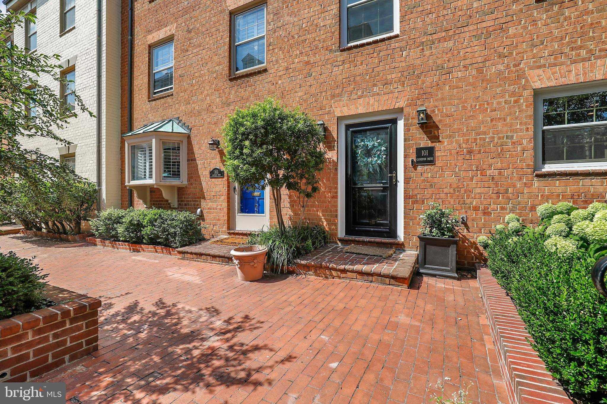 Alexandria, VA 22314,101 CAMERON MEWS