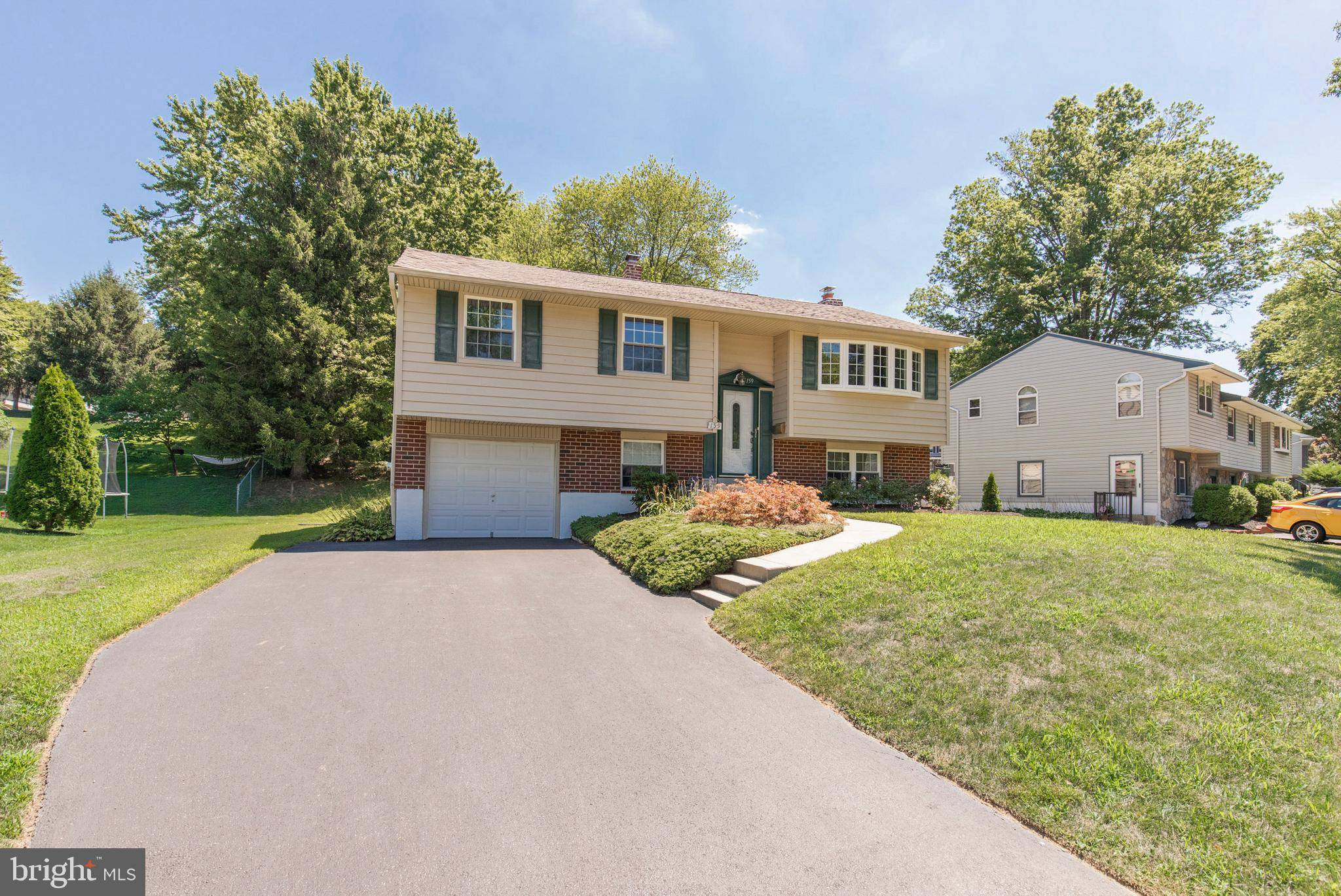 Aston, PA 19014,159 BLACKTHORNE LN