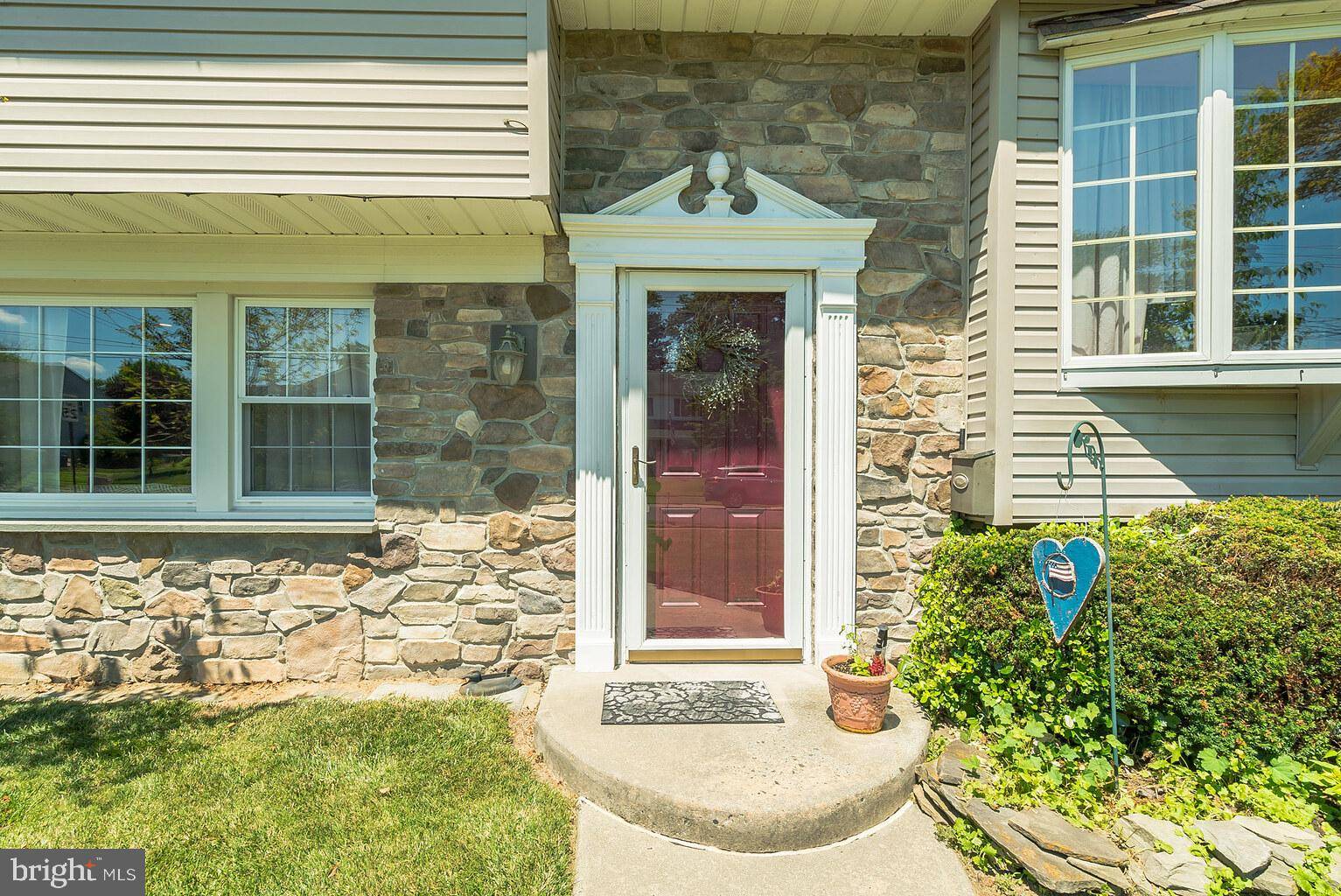 Warminster, PA 18974,748 MARTHA LN